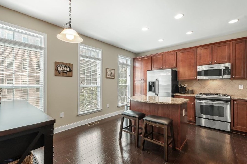 1936 Ridgemont Ln, Decatur GA  30033-4076 exterior