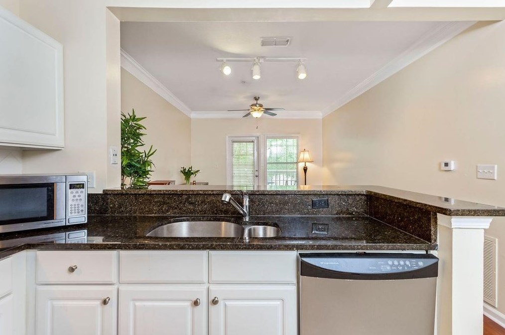 1340 Westchester Rdg, Atlanta GA  30329-2483 exterior