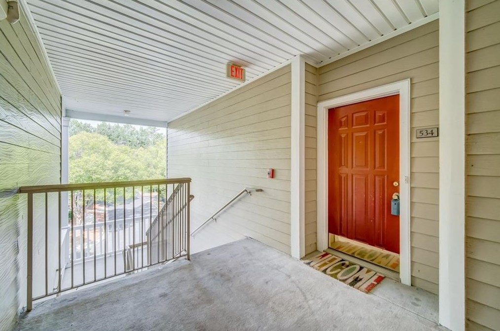 534 Sandringham Dr, Alpharetta GA 30004-4972 exterior