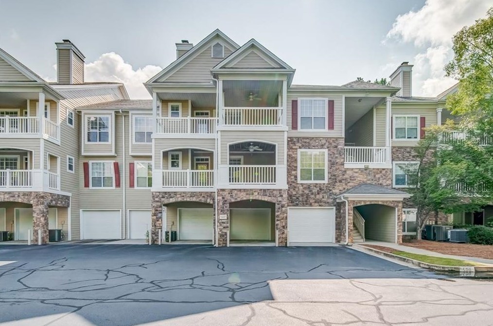 534 Sandringham Dr, Alpharetta GA 30004-4972 exterior