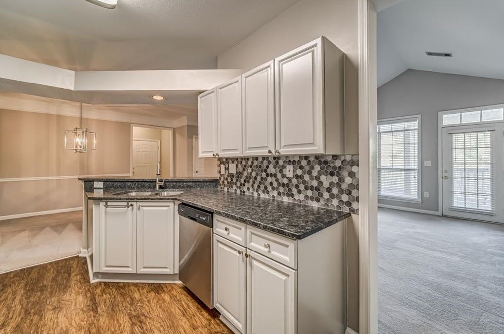 534 Sandringham Dr, Alpharetta GA 30004-4972 exterior