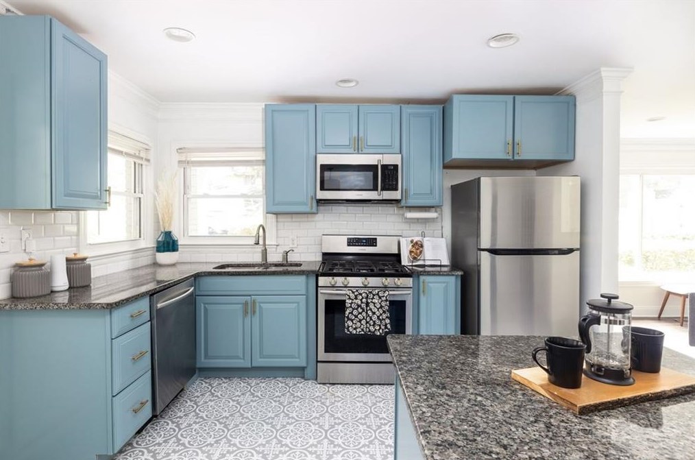 1531 Woodfern Dr, Decatur GA  30030-4534 exterior