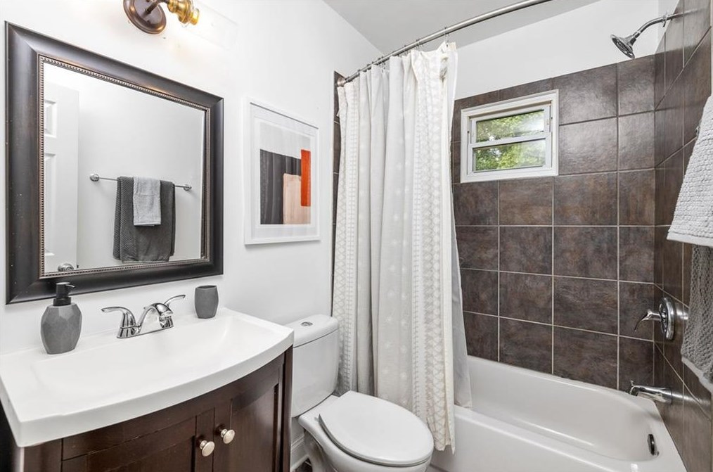 1531 Woodfern Dr, Decatur GA  30030-4534 exterior