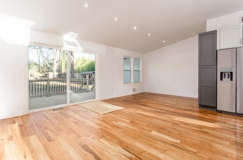 1635 Spruce Valley Dr, Decatur GA  30033-2503 exterior