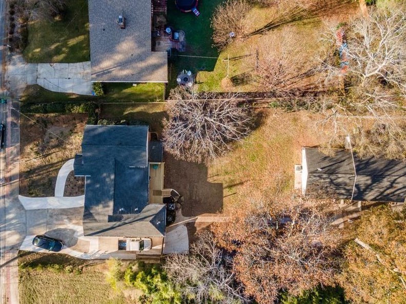 1635 Spruce Valley Dr, Decatur GA  30033-2503 exterior