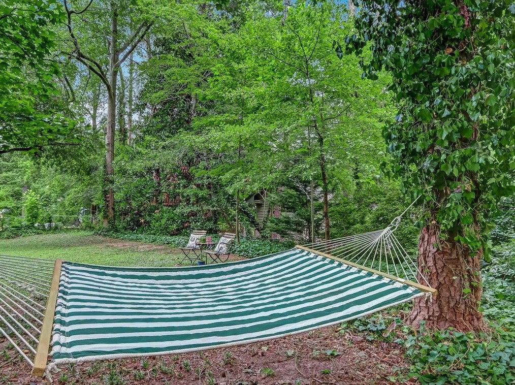 473 Bridlewood Cir, Decatur GA  30030-1619 exterior