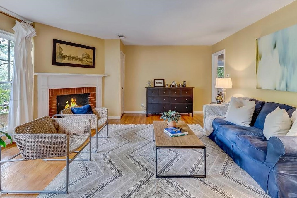 473 Bridlewood Cir, Decatur GA  30030-1619 exterior