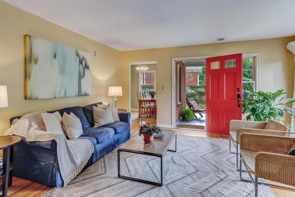 473 Bridlewood Cir, Decatur GA  30030-1619 exterior