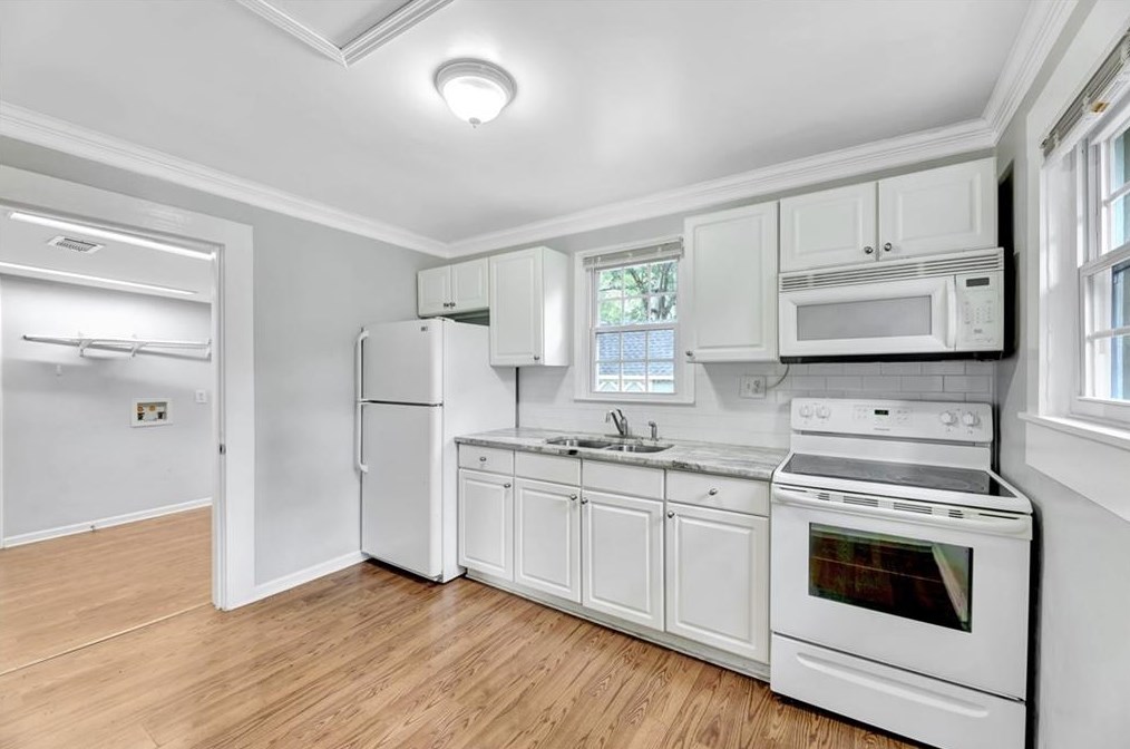 4230 Weaver St, Smyrna GA  30080-6422 exterior