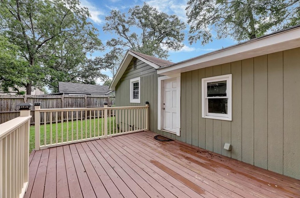 4230 Weaver St, Smyrna GA  30080-6422 exterior