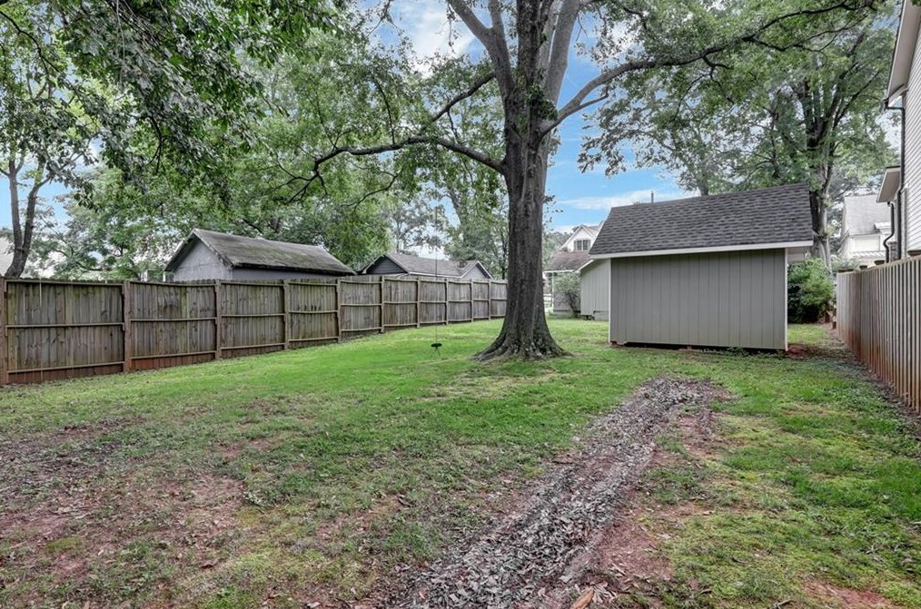 4230 Weaver St, Smyrna GA  30080-6422 exterior