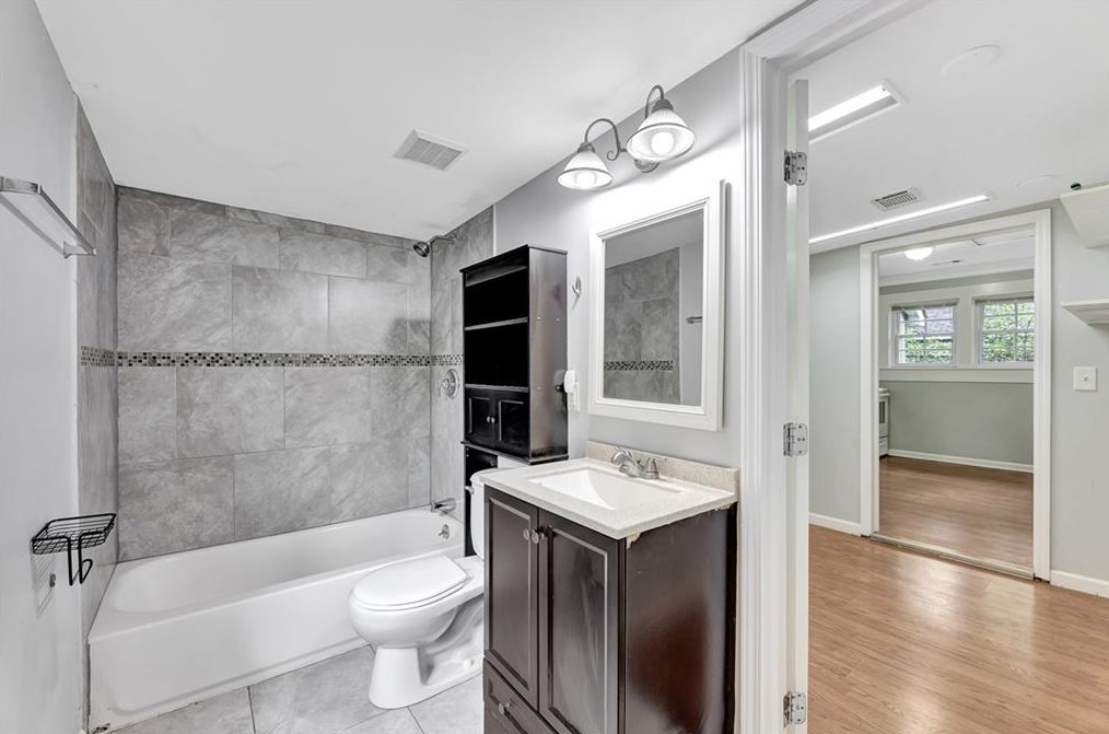 4230 Weaver St, Smyrna GA  30080-6422 exterior