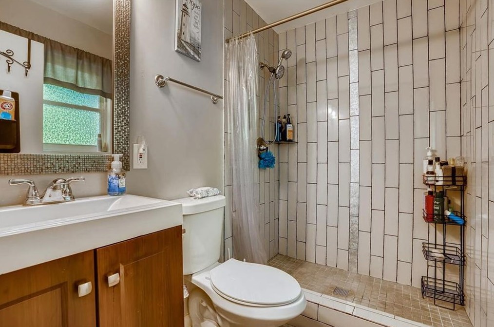 2144 Rosewood Rd, Decatur GA  30032-7173 exterior