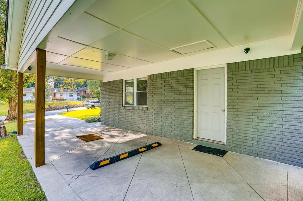 2144 Rosewood Rd, Decatur GA  30032-7173 exterior