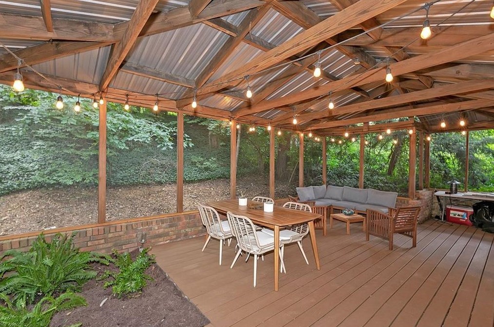 1082 Latham Rd, Decatur GA  30033-4213 exterior