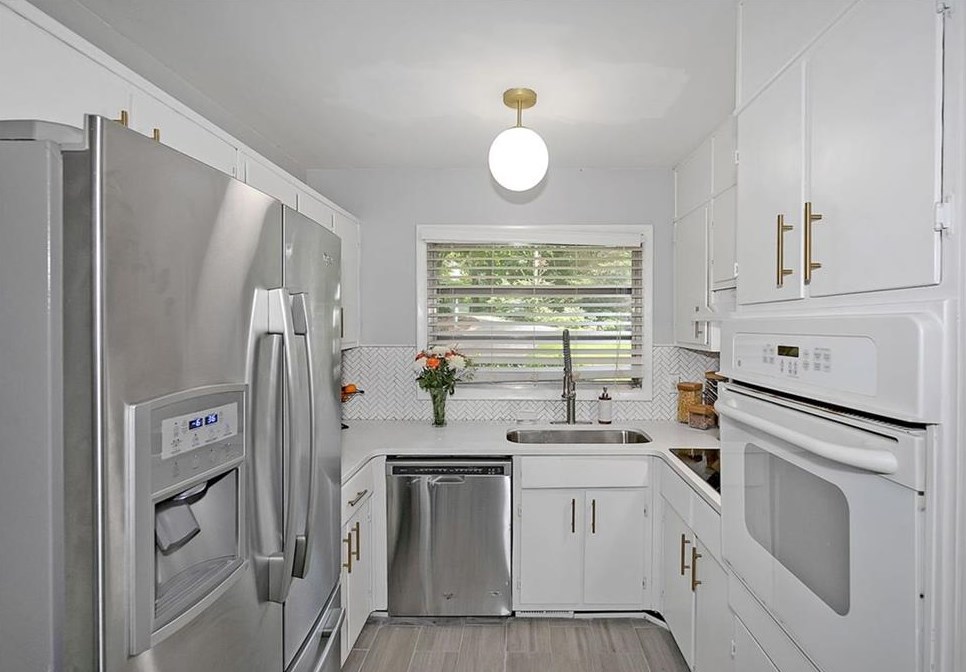 1082 Latham Rd, Decatur GA  30033-4213 exterior