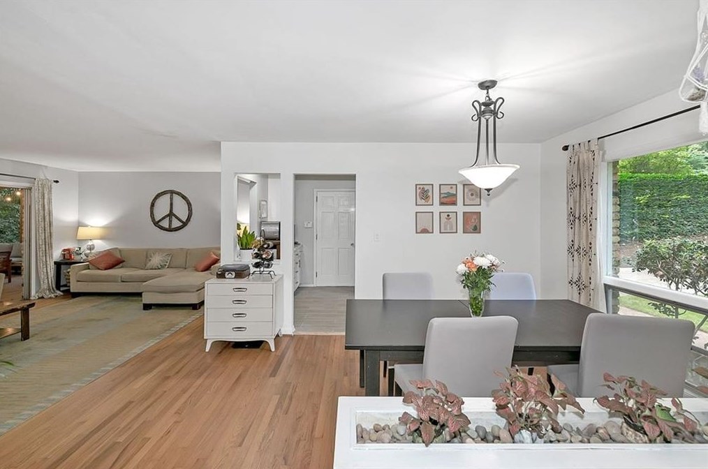 1082 Latham Rd, Decatur GA  30033-4213 exterior