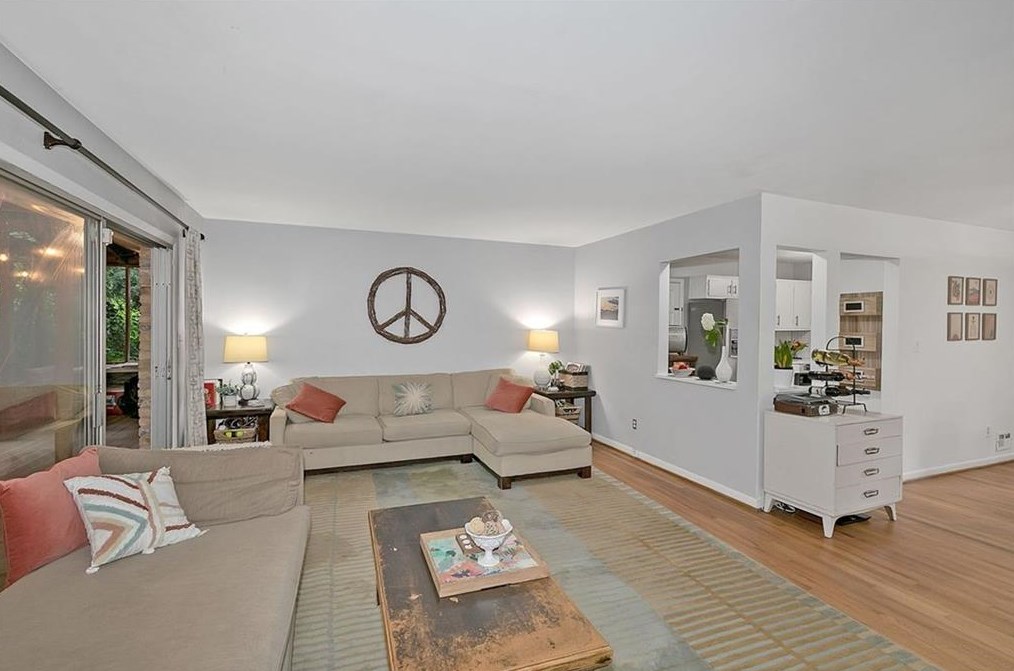 1082 Latham Rd, Decatur GA  30033-4213 exterior