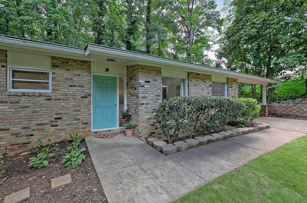 1082 Latham Rd, Decatur GA  30033-4213 exterior