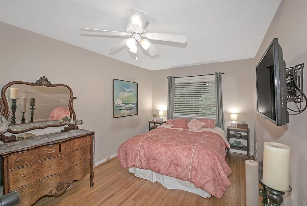 1082 Latham Rd, Decatur GA  30033-4213 exterior