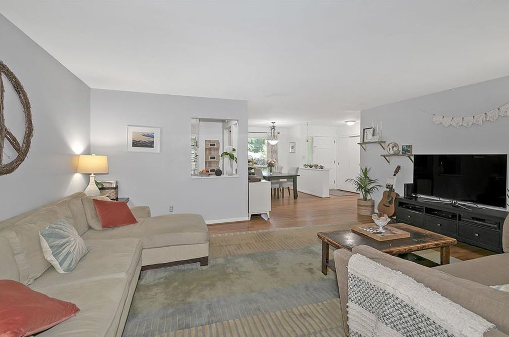 1082 Latham Rd, Decatur GA  30033-4213 exterior