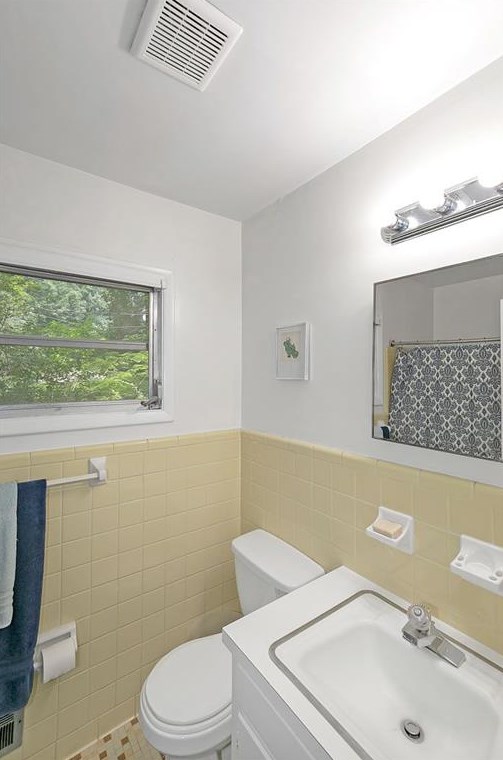 1082 Latham Rd, Decatur GA  30033-4213 exterior