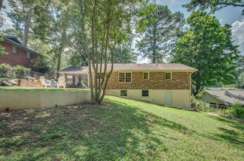 2540 Wilson Woods Dr, Decatur GA  30033-3741 exterior