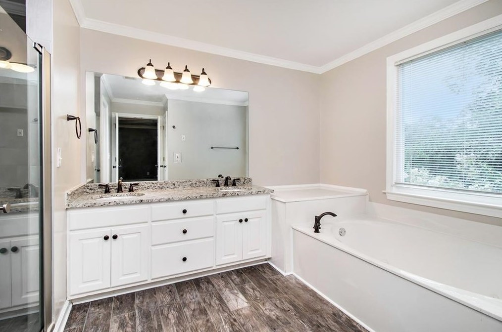 4154 Gateswalk Dr, Smyrna GA  30080-5910 exterior