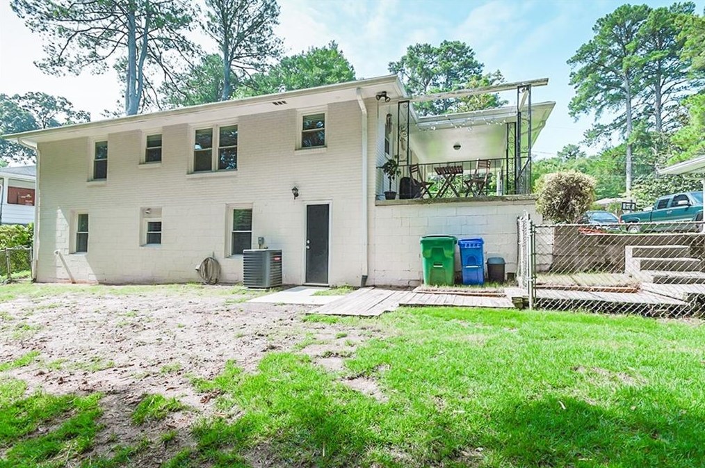 2240 Willivee Pl, Decatur GA  30033-4115 exterior