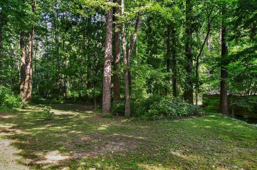 3322 Pinestream Rd, Atlanta GA  30327-2204 exterior
