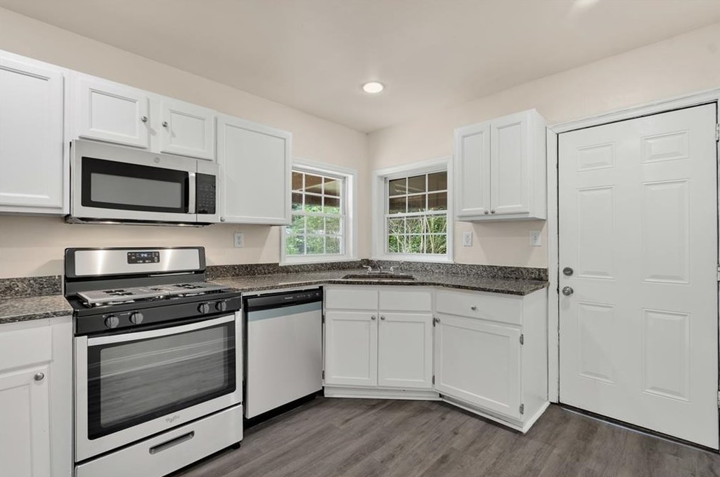 1895 Cindy Dr, Decatur GA  30032-5122 exterior