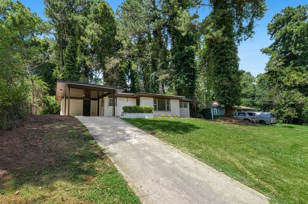 1895 Cindy Dr, Decatur GA  30032-5122 exterior