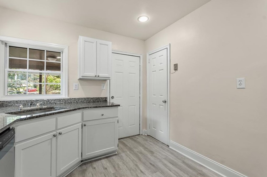 1895 Cindy Dr, Decatur GA  30032-5122 exterior