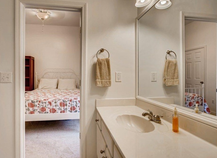 3000 Rosebrook Dr, Decatur GA  30033-3810 exterior