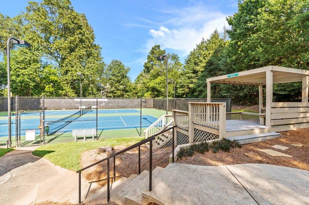 215 Berkshire Ln, Alpharetta GA  30004-3735 exterior