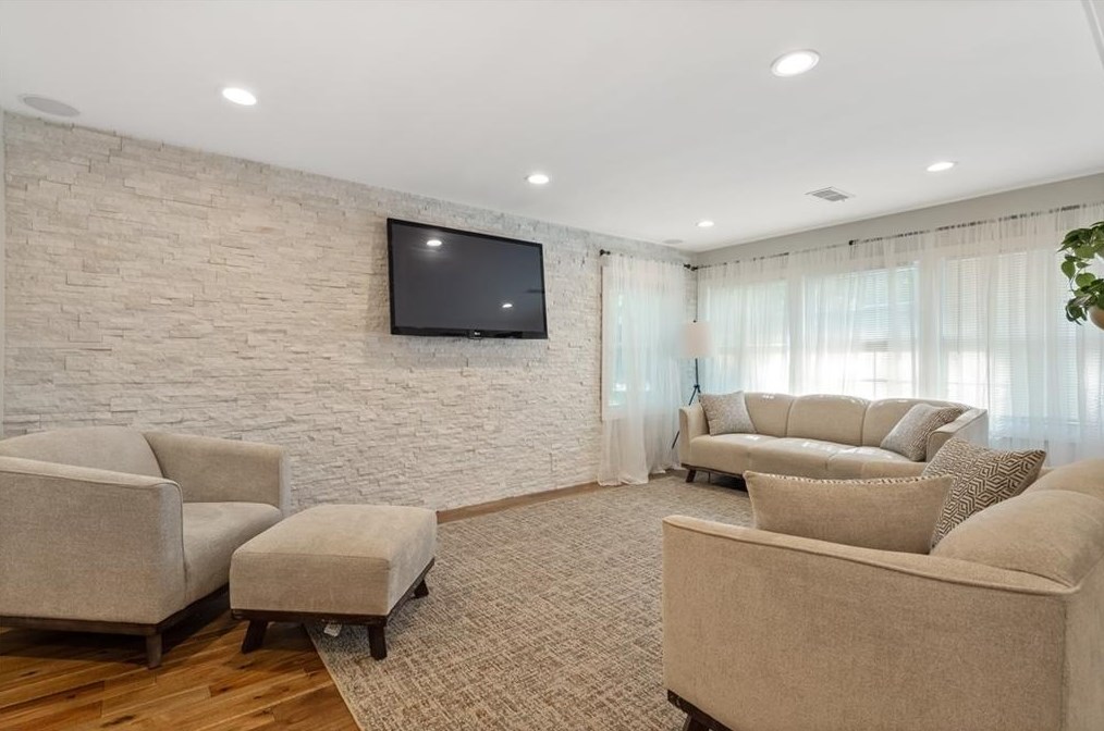 2069 Wilandrew Dr, Decatur GA  30033-0019 exterior