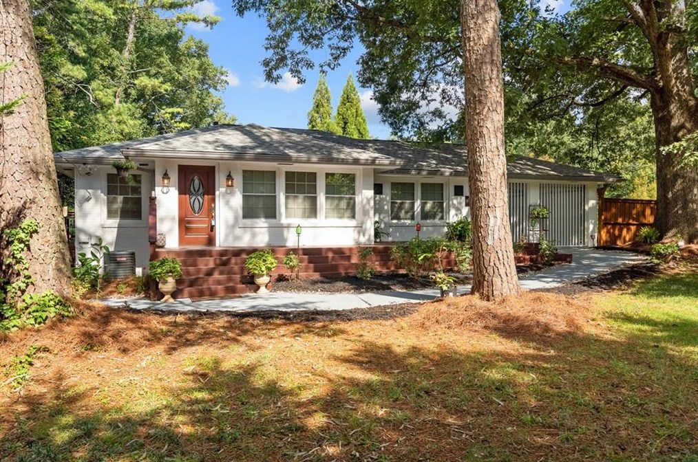 2069 Wilandrew Dr, Decatur GA  30033-0019 exterior