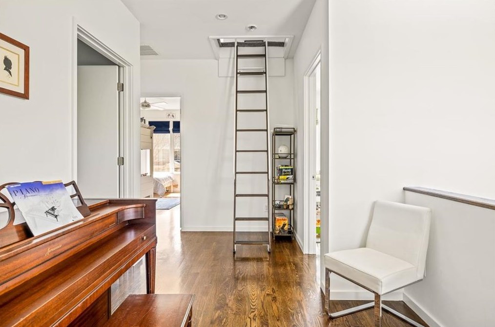 538 Lake Dr, Decatur GA  30030-3532 exterior