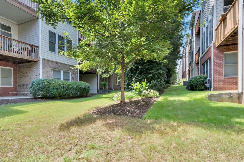 5834 Riverstone Cir, Atlanta GA  exterior