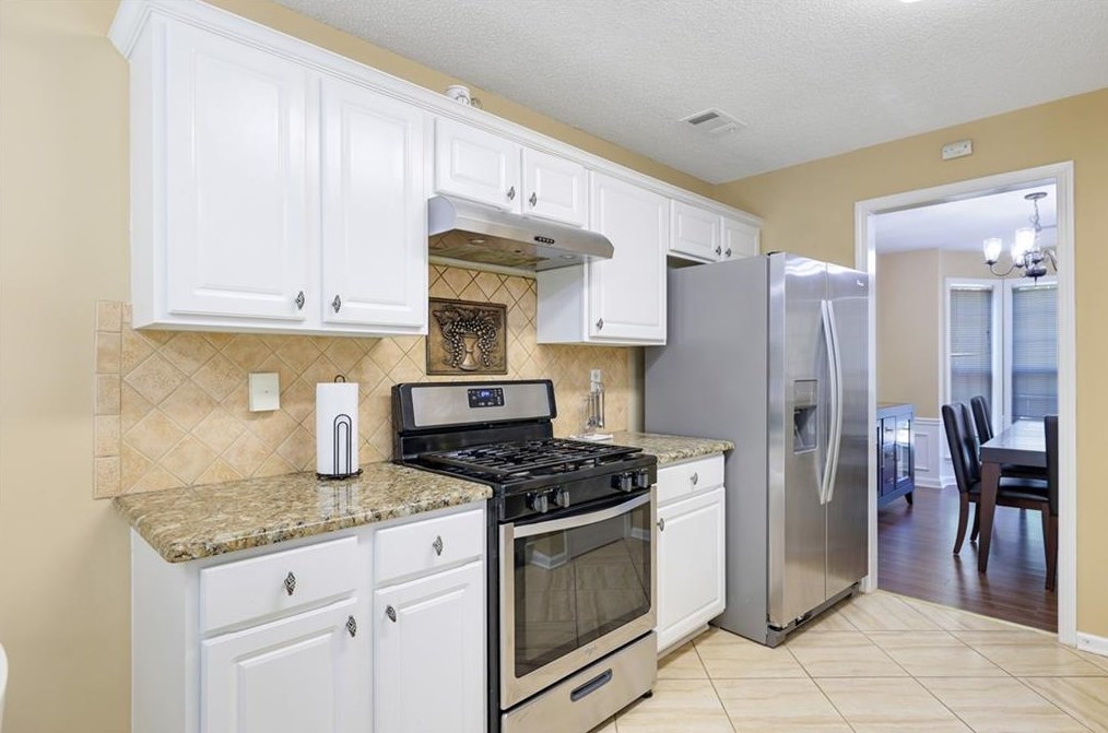 550 Arncliffe Ct, Alpharetta GA  30005-8994 exterior