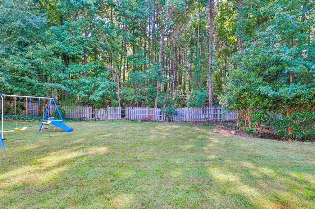 550 Arncliffe Ct, Alpharetta GA  30005-8994 exterior