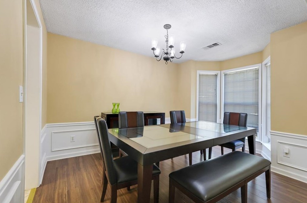 550 Arncliffe Ct, Alpharetta GA  30005-8994 exterior