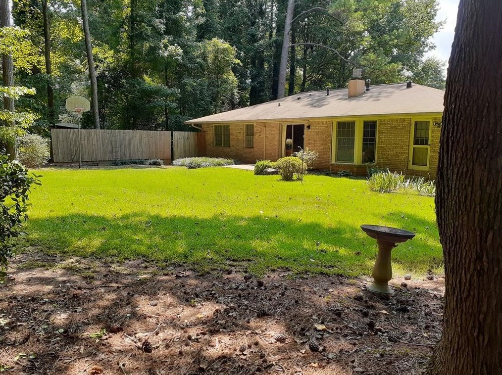4757 Fellswood Dr, Stone Mountain GA  30083-2624 exterior