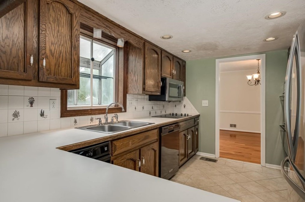 3455 Waddeston Way, Atlanta GA  30319-2544 exterior