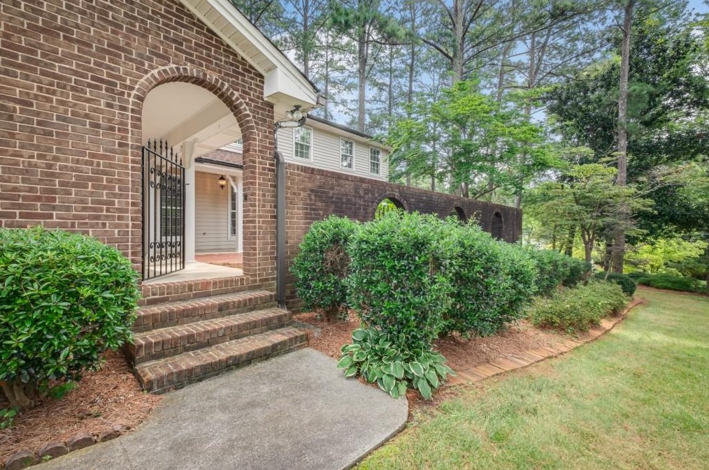 3455 Waddeston Way, Atlanta GA  30319-2544 exterior