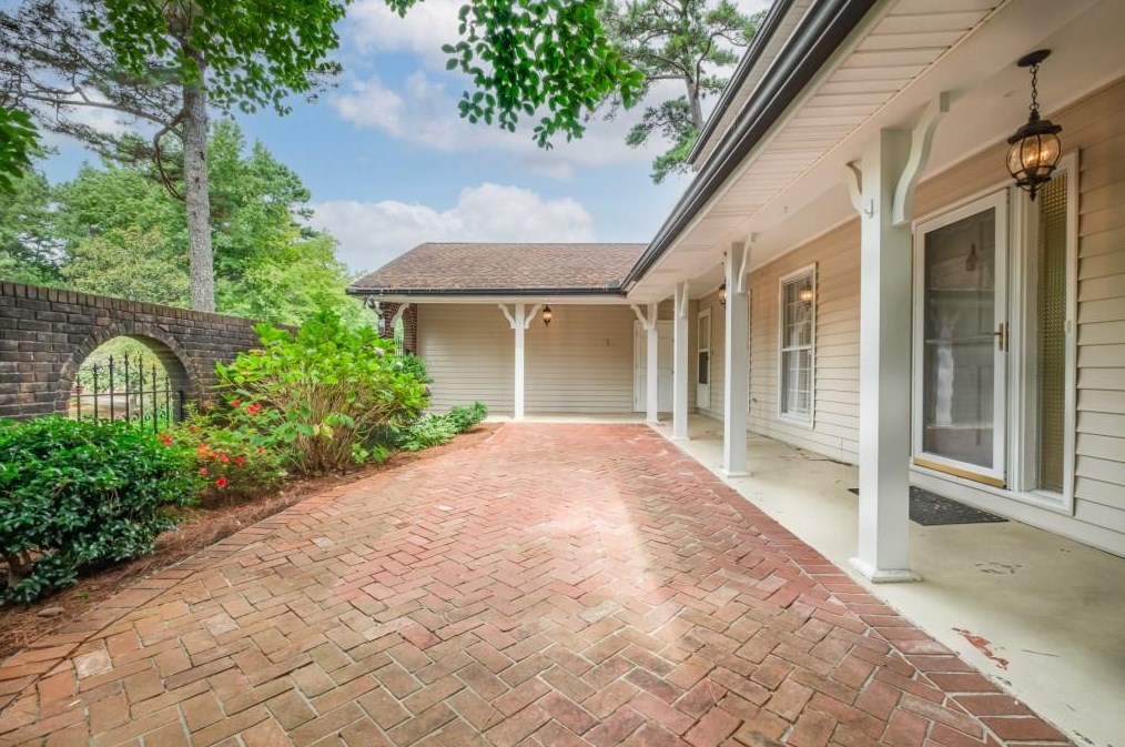3455 Waddeston Way, Atlanta GA  30319-2544 exterior