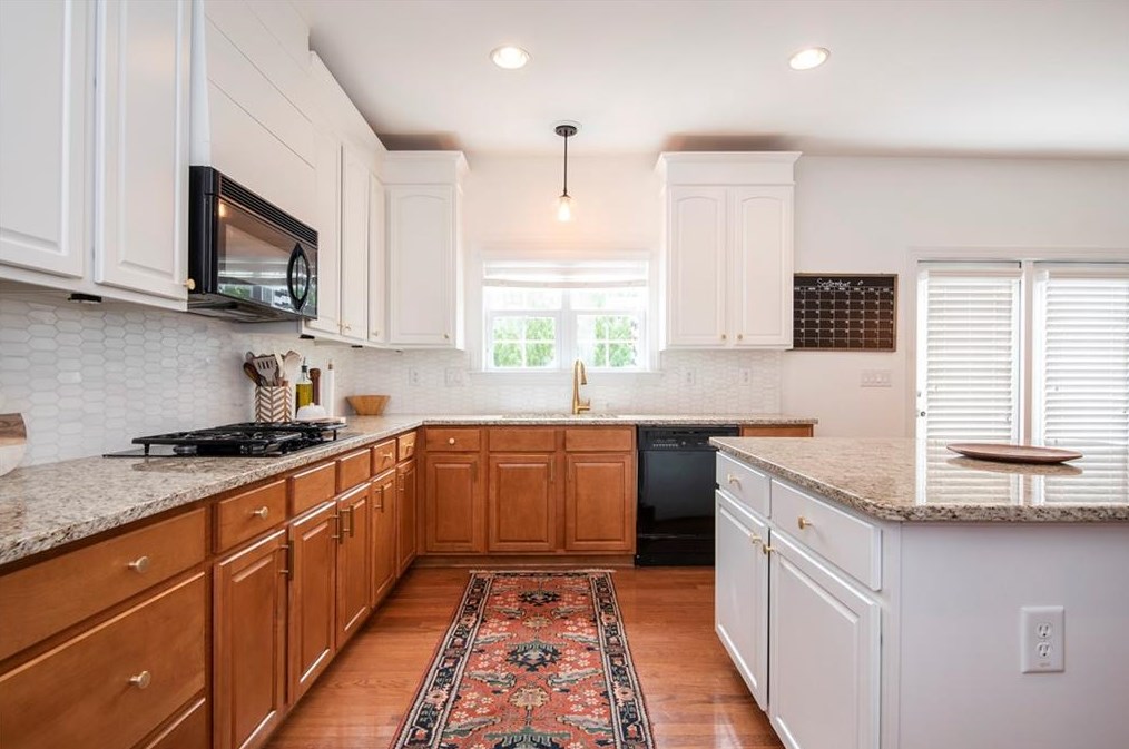 7918 Brass Lantern Dr, Flowery Branch GA  30542-7578 exterior