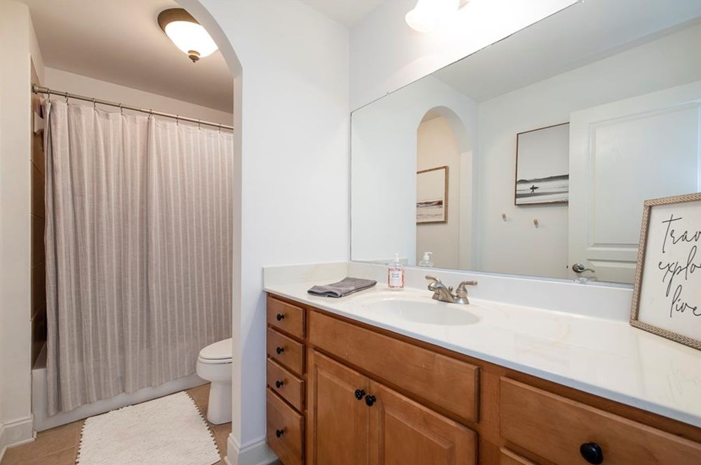 7918 Brass Lantern Dr, Flowery Branch GA  30542-7578 exterior
