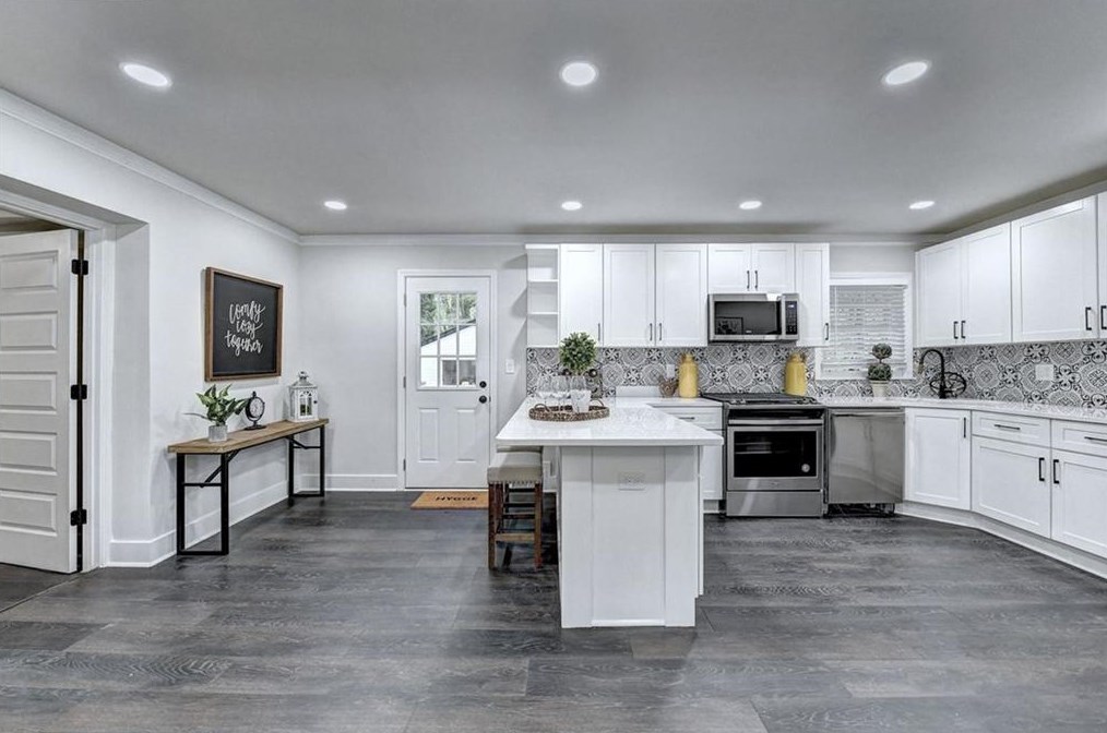 2808 Long Way, Decatur GA  30032-4226 exterior