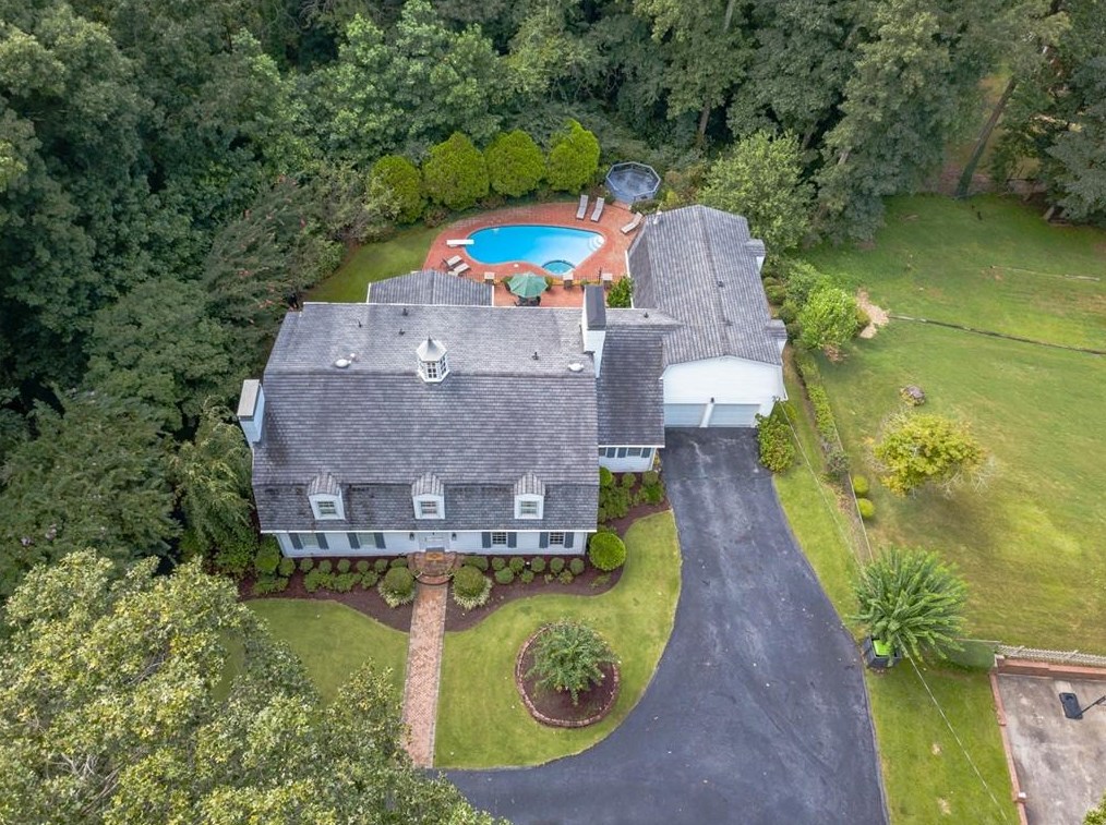 4610 Orkney Ln, Atlanta GA  30331-7440 exterior